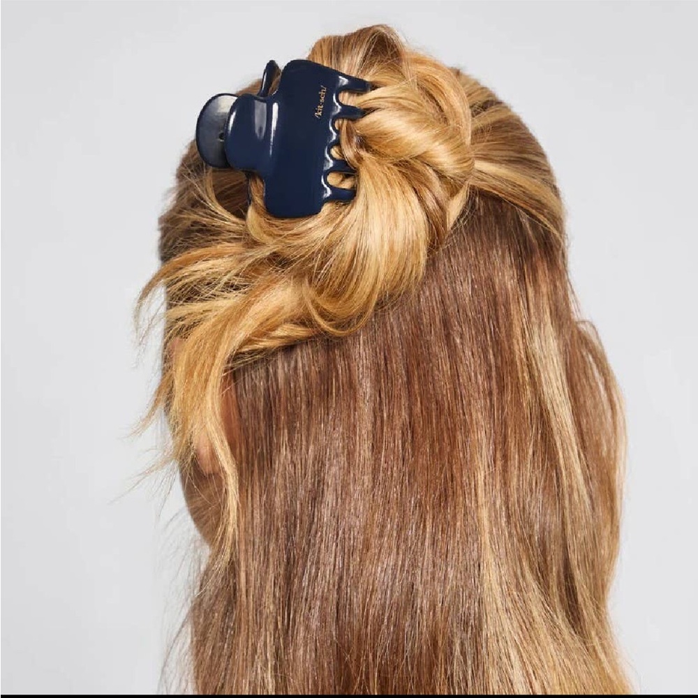 NWT Blue Recycled Medium Cloud Claw Clip - Picture 2 of 2